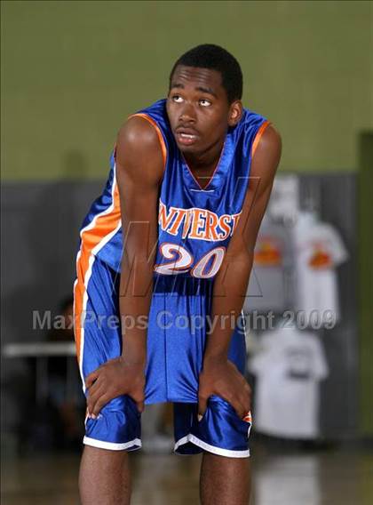 Thumbnail 2 in Reseda vs. University (CIF LACS D2 Final) photogallery.