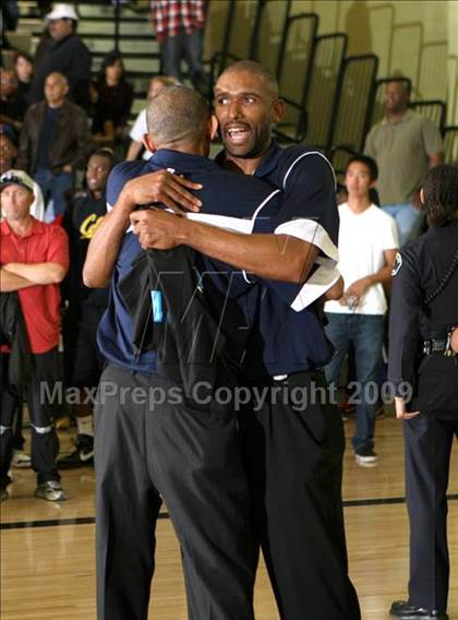 Thumbnail 1 in Reseda vs. University (CIF LACS D2 Final) photogallery.