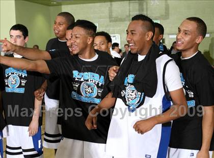 Thumbnail 2 in Reseda vs. University (CIF LACS D2 Final) photogallery.