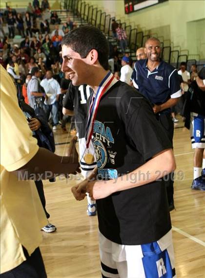 Thumbnail 2 in Reseda vs. University (CIF LACS D2 Final) photogallery.