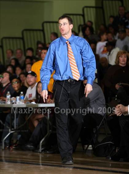 Thumbnail 1 in Reseda vs. University (CIF LACS D2 Final) photogallery.