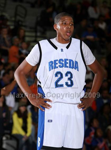 Thumbnail 3 in Reseda vs. University (CIF LACS D2 Final) photogallery.
