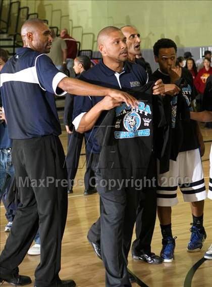 Thumbnail 2 in Reseda vs. University (CIF LACS D2 Final) photogallery.