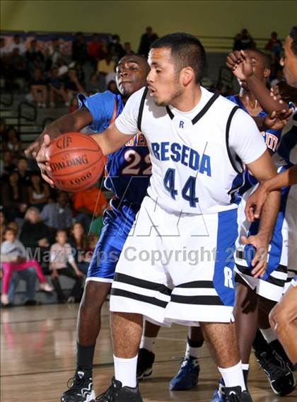 Thumbnail 3 in Reseda vs. University (CIF LACS D2 Final) photogallery.