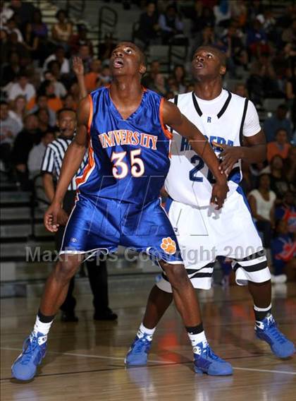 Thumbnail 3 in Reseda vs. University (CIF LACS D2 Final) photogallery.