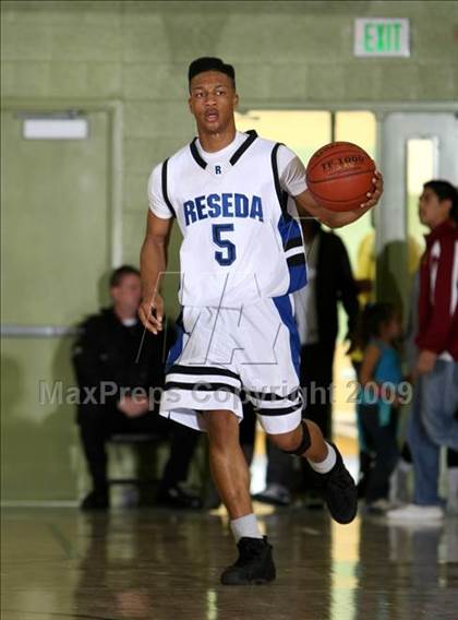 Thumbnail 2 in Reseda vs. University (CIF LACS D2 Final) photogallery.