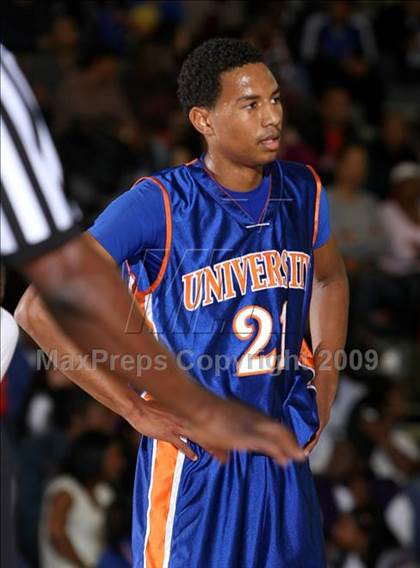 Thumbnail 2 in Reseda vs. University (CIF LACS D2 Final) photogallery.
