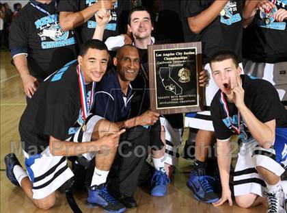 Thumbnail 2 in Reseda vs. University (CIF LACS D2 Final) photogallery.