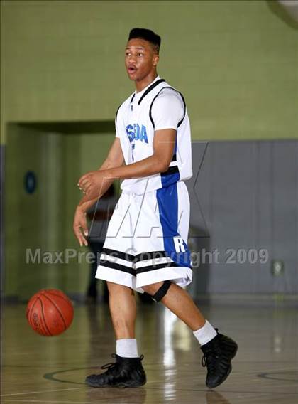 Thumbnail 2 in Reseda vs. University (CIF LACS D2 Final) photogallery.