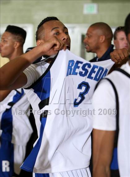Thumbnail 1 in Reseda vs. University (CIF LACS D2 Final) photogallery.