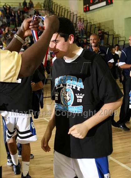 Thumbnail 3 in Reseda vs. University (CIF LACS D2 Final) photogallery.
