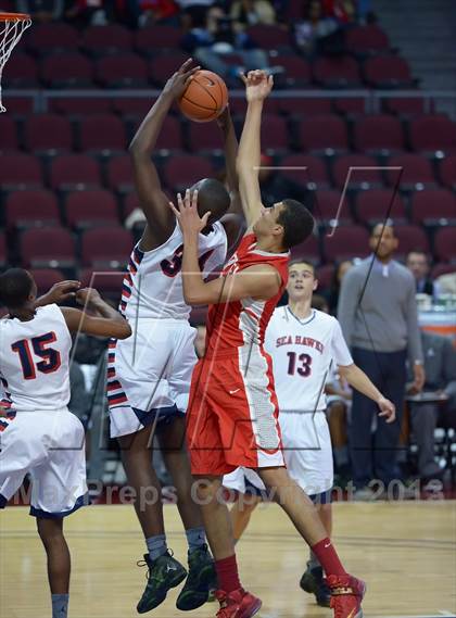 Thumbnail 3 in Mater Dei vs. Redondo Union (Tarkanian Classic) photogallery.
