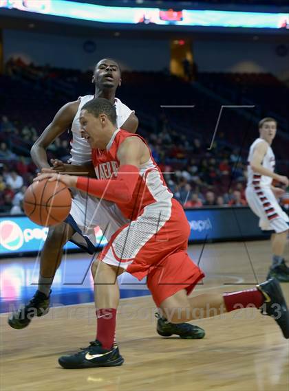 Thumbnail 2 in Mater Dei vs. Redondo Union (Tarkanian Classic) photogallery.