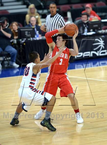 Thumbnail 2 in Mater Dei vs. Redondo Union (Tarkanian Classic) photogallery.