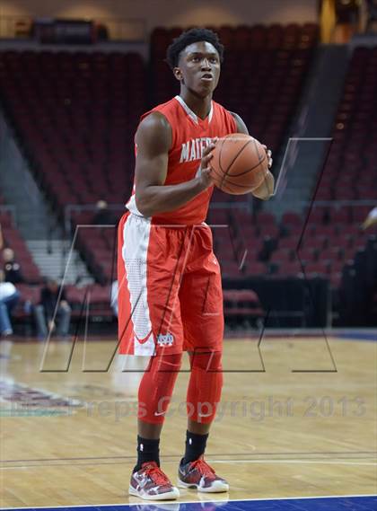 Thumbnail 2 in Mater Dei vs. Redondo Union (Tarkanian Classic) photogallery.