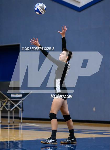 Thumbnail 3 in Rio Americano @ Vista del Lago photogallery.