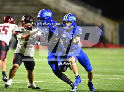 Thumbnail 3 in Weiss vs. Barbers Hill (UIL 5A D1 Football Regional Semifinal) photogallery.