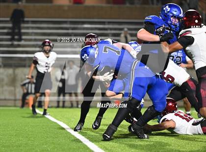 Thumbnail 1 in Weiss vs. Barbers Hill (UIL 5A D1 Football Regional Semifinal) photogallery.
