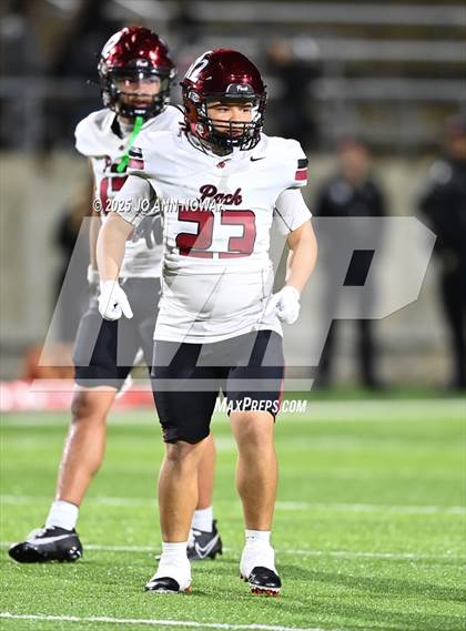 Thumbnail 2 in Weiss vs. Barbers Hill (UIL 5A D1 Football Regional Semifinal) photogallery.