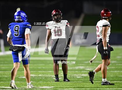 Thumbnail 2 in Weiss vs. Barbers Hill (UIL 5A D1 Football Regional Semifinal) photogallery.