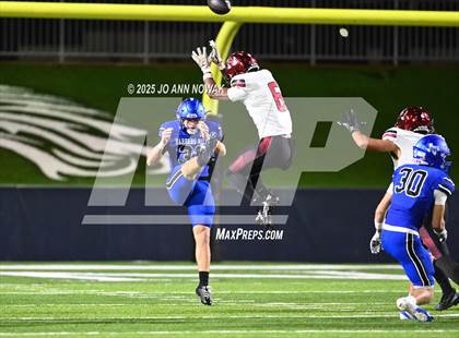Thumbnail 1 in Weiss vs. Barbers Hill (UIL 5A D1 Football Regional Semifinal) photogallery.