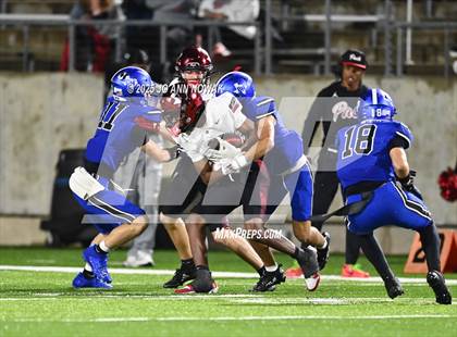 Thumbnail 3 in Weiss vs. Barbers Hill (UIL 5A D1 Football Regional Semifinal) photogallery.