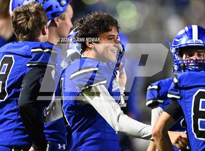 Thumbnail 3 in Weiss vs. Barbers Hill (UIL 5A D1 Football Regional Semifinal) photogallery.