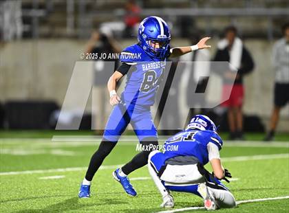 Thumbnail 1 in Weiss vs. Barbers Hill (UIL 5A D1 Football Regional Semifinal) photogallery.