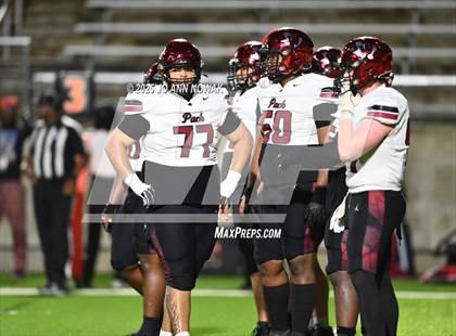 Thumbnail 1 in Weiss vs. Barbers Hill (UIL 5A D1 Football Regional Semifinal) photogallery.