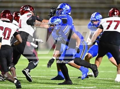 Thumbnail 2 in Weiss vs. Barbers Hill (UIL 5A D1 Football Regional Semifinal) photogallery.