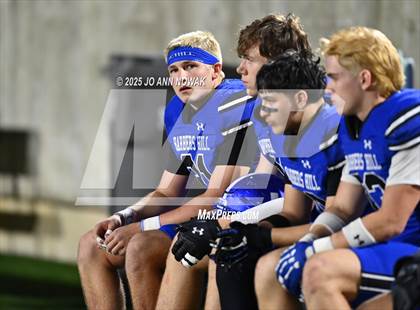 Thumbnail 1 in Weiss vs. Barbers Hill (UIL 5A D1 Football Regional Semifinal) photogallery.