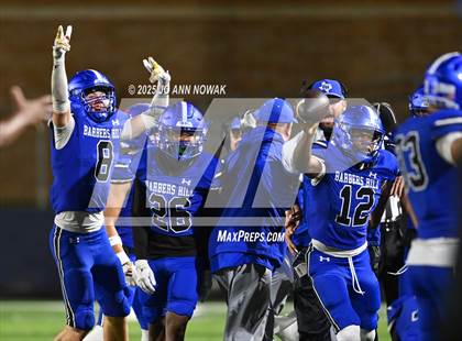 Thumbnail 3 in Weiss vs. Barbers Hill (UIL 5A D1 Football Regional Semifinal) photogallery.