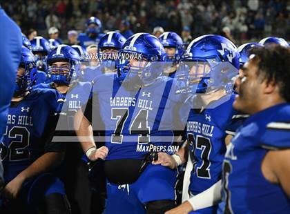 Thumbnail 1 in Weiss vs. Barbers Hill (UIL 5A D1 Football Regional Semifinal) photogallery.