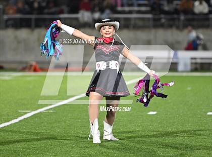 Thumbnail 1 in Weiss vs. Barbers Hill (UIL 5A D1 Football Regional Semifinal) photogallery.