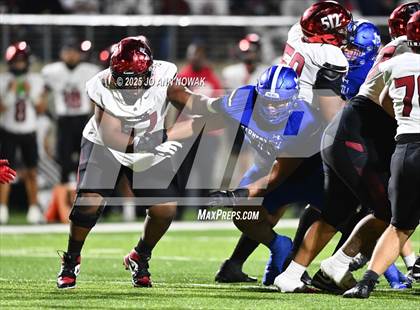 Thumbnail 2 in Weiss vs. Barbers Hill (UIL 5A D1 Football Regional Semifinal) photogallery.