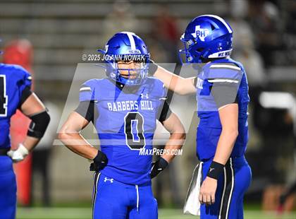 Thumbnail 2 in Weiss vs. Barbers Hill (UIL 5A D1 Football Regional Semifinal) photogallery.
