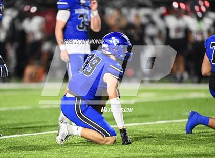 Thumbnail 1 in Weiss vs. Barbers Hill (UIL 5A D1 Football Regional Semifinal) photogallery.