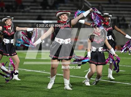 Thumbnail 2 in Weiss vs. Barbers Hill (UIL 5A D1 Football Regional Semifinal) photogallery.