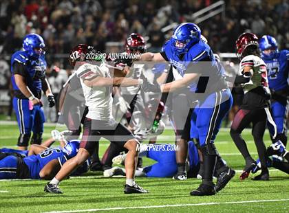 Thumbnail 1 in Weiss vs. Barbers Hill (UIL 5A D1 Football Regional Semifinal) photogallery.