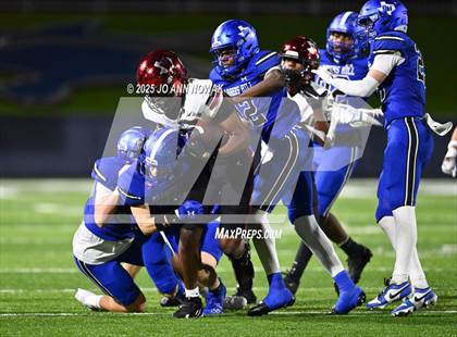 Thumbnail 1 in Weiss vs. Barbers Hill (UIL 5A D1 Football Regional Semifinal) photogallery.