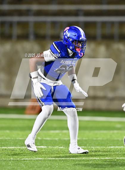 Thumbnail 2 in Weiss vs. Barbers Hill (UIL 5A D1 Football Regional Semifinal) photogallery.