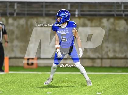 Thumbnail 2 in Weiss vs. Barbers Hill (UIL 5A D1 Football Regional Semifinal) photogallery.