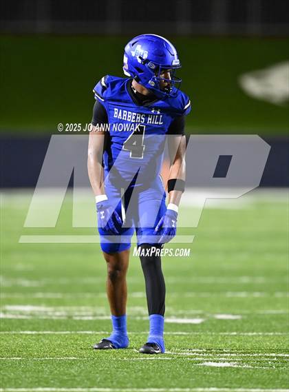 Thumbnail 3 in Weiss vs. Barbers Hill (UIL 5A D1 Football Regional Semifinal) photogallery.