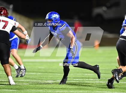 Thumbnail 3 in Weiss vs. Barbers Hill (UIL 5A D1 Football Regional Semifinal) photogallery.