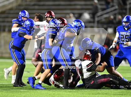 Thumbnail 3 in Weiss vs. Barbers Hill (UIL 5A D1 Football Regional Semifinal) photogallery.