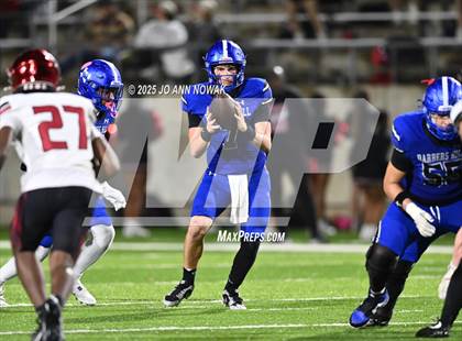 Thumbnail 1 in Weiss vs. Barbers Hill (UIL 5A D1 Football Regional Semifinal) photogallery.