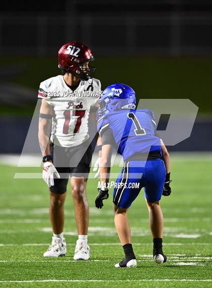 Thumbnail 1 in Weiss vs. Barbers Hill (UIL 5A D1 Football Regional Semifinal) photogallery.