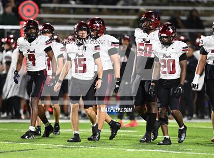 Thumbnail 2 in Weiss vs. Barbers Hill (UIL 5A D1 Football Regional Semifinal) photogallery.