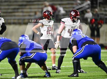 Thumbnail 1 in Weiss vs. Barbers Hill (UIL 5A D1 Football Regional Semifinal) photogallery.
