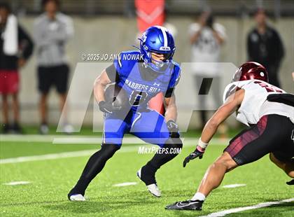Thumbnail 3 in Weiss vs. Barbers Hill (UIL 5A D1 Football Regional Semifinal) photogallery.